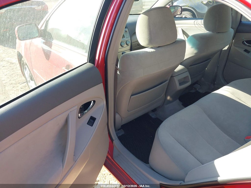 2009 Toyota Camry LE photo 8