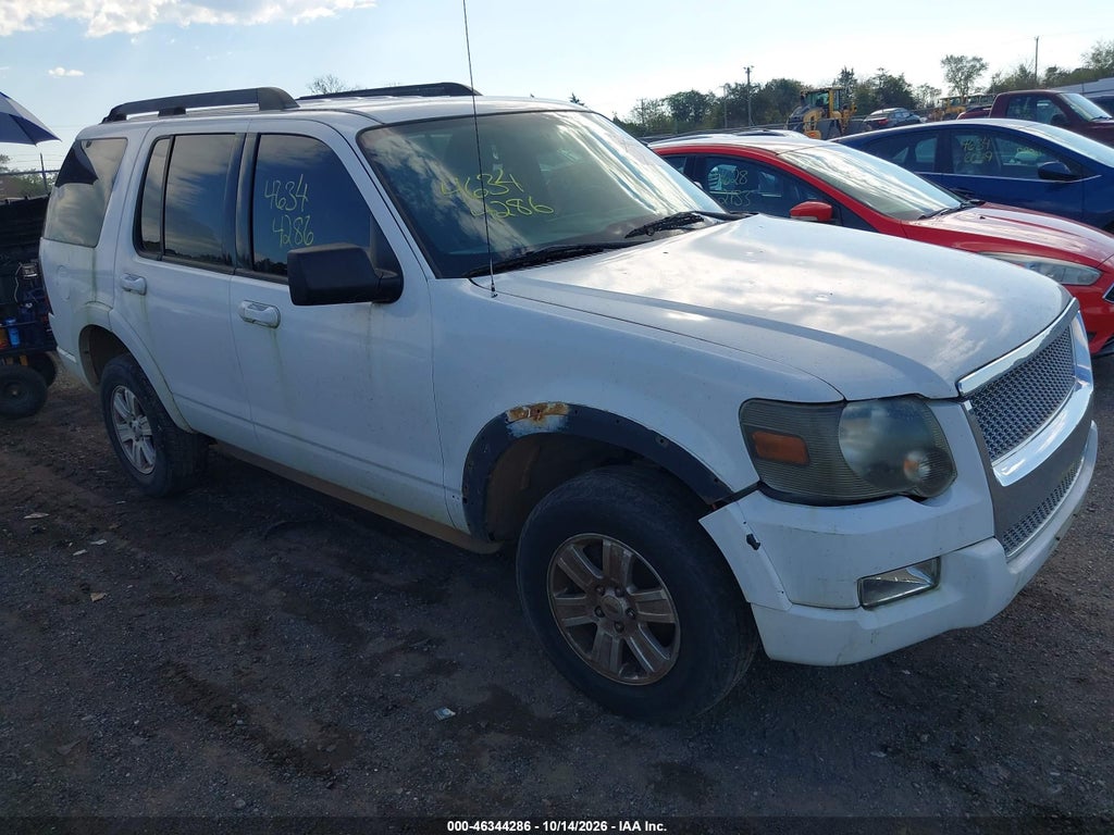 2010 Ford Explorer XLT photo 1