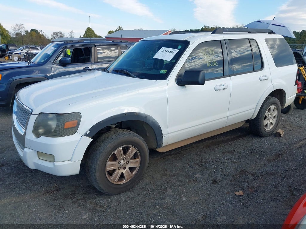 2010 Ford Explorer XLT photo 2