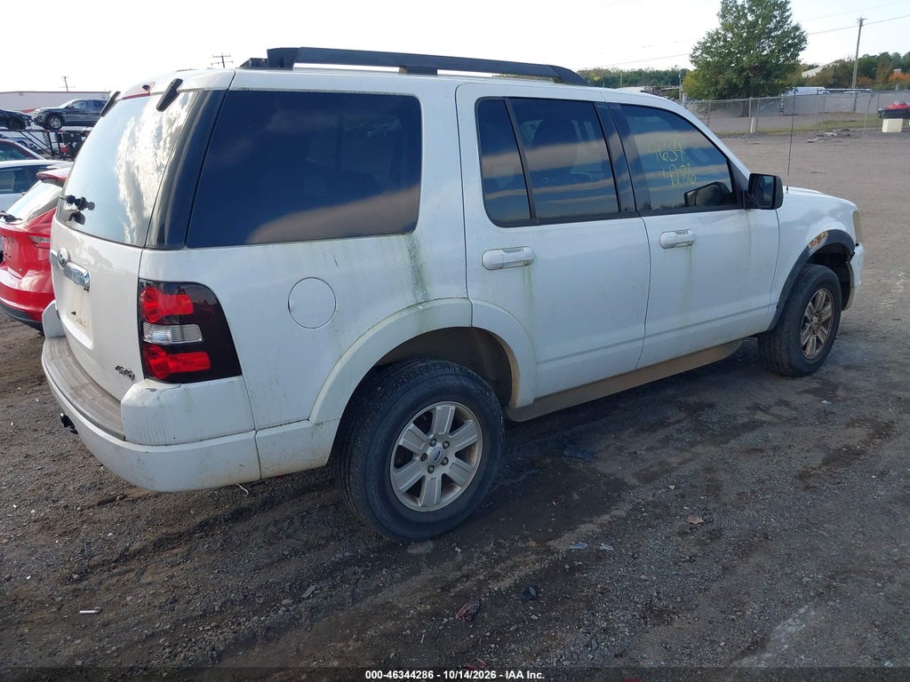 2010 Ford Explorer XLT photo 4
