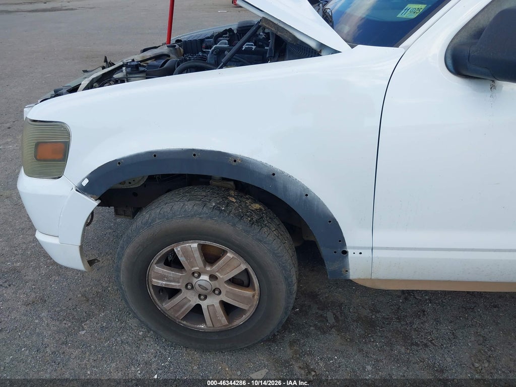 2010 Ford Explorer XLT photo 6