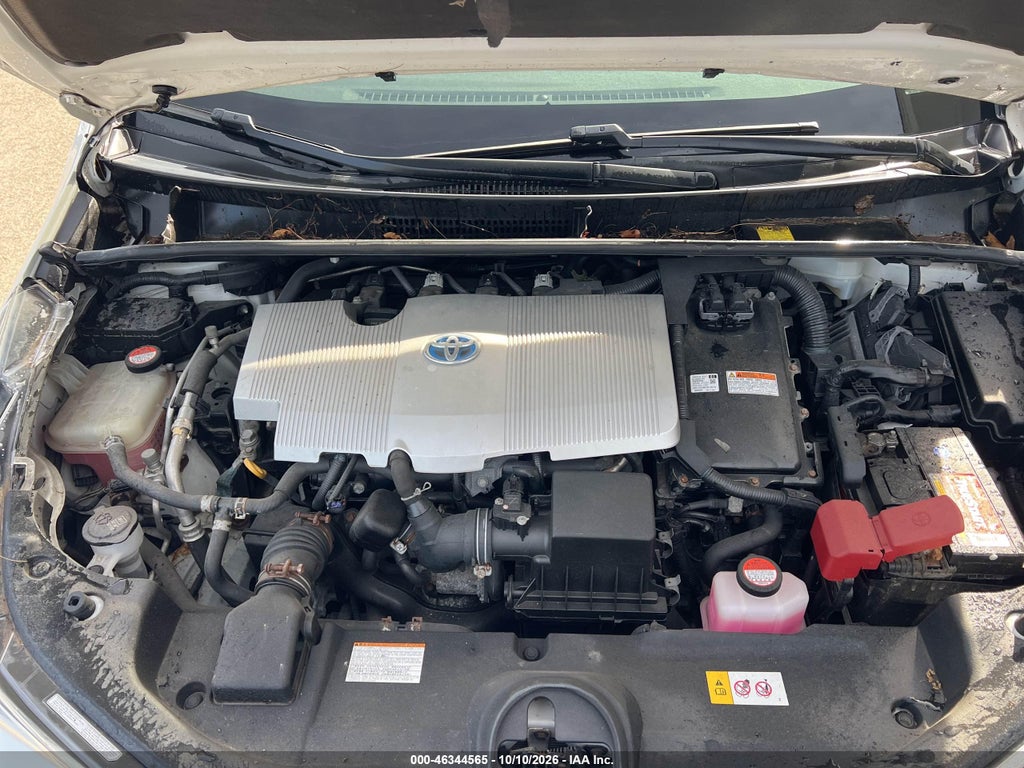 2016 Toyota Prius Four photo 10