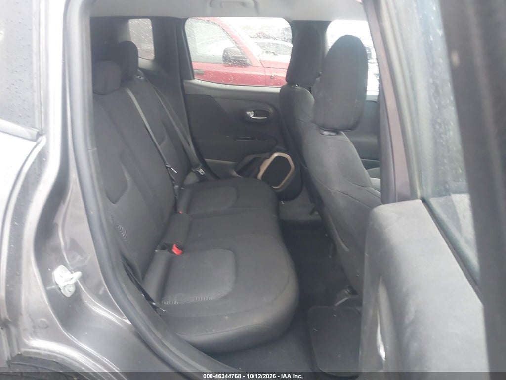 2017 Jeep Renegade Latitude 4X4 photo 8