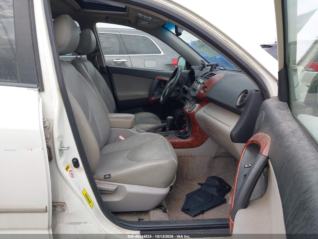 2008 Toyota RAV4 Limited V6 photo 5