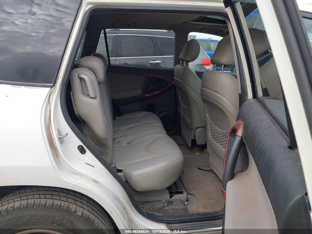 2008 Toyota RAV4 Limited V6 photo 8
