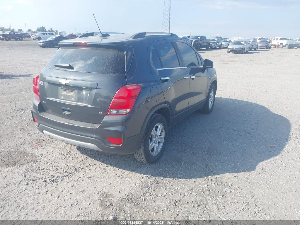 2017 Chevrolet Trax LT photo 4
