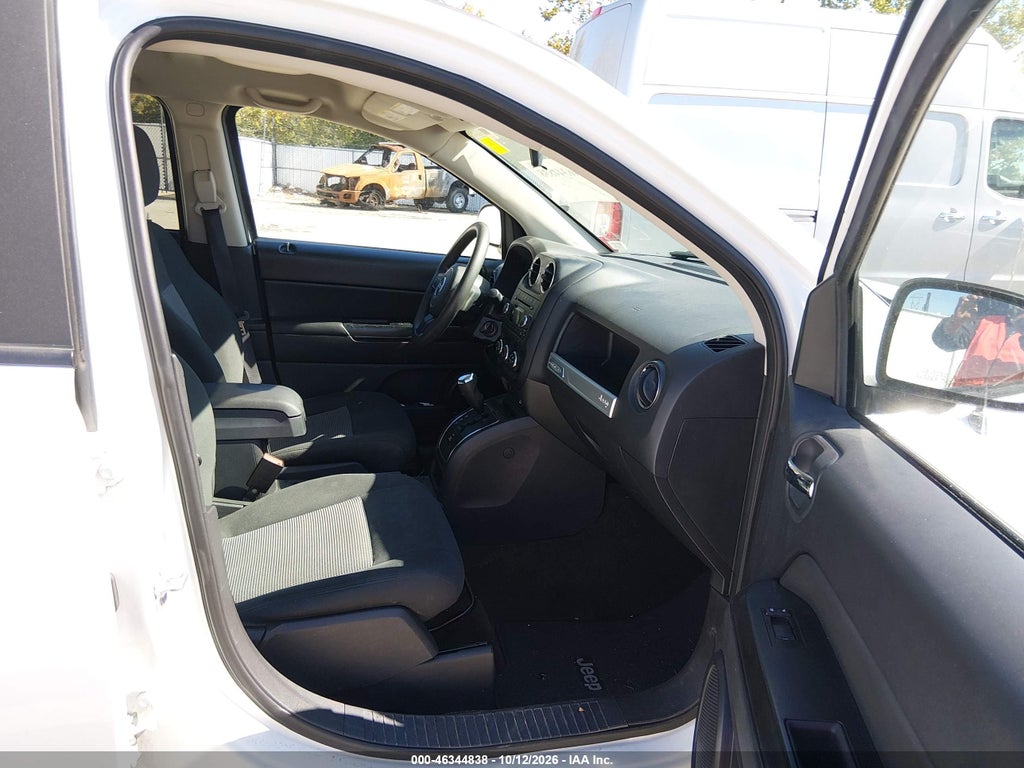 2015 Jeep Compass Sport photo 5