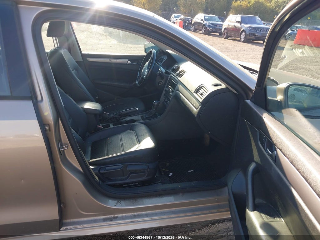 2015 Volkswagen Passat 1.8T Wolfsburg Edition photo 5