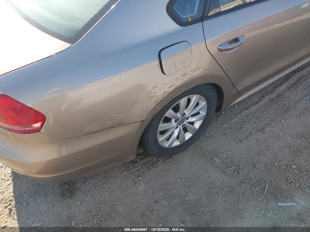 2015 Volkswagen Passat 1.8T Wolfsburg Edition photo 6