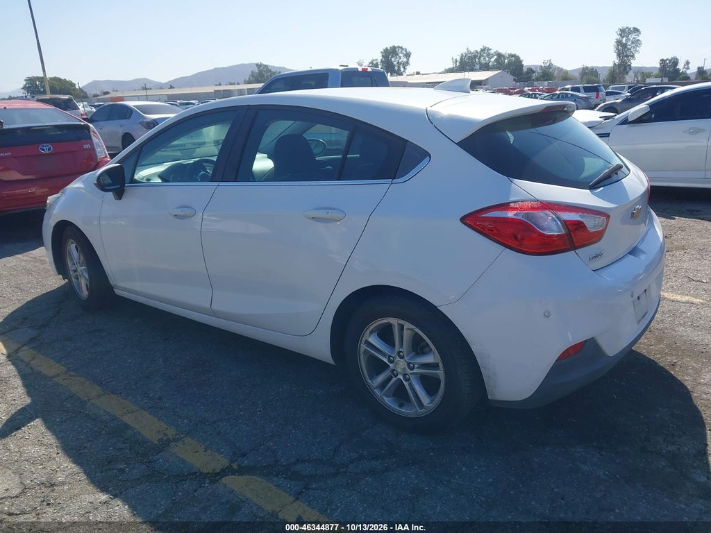 2017 Chevrolet Cruze LT Auto photo 3