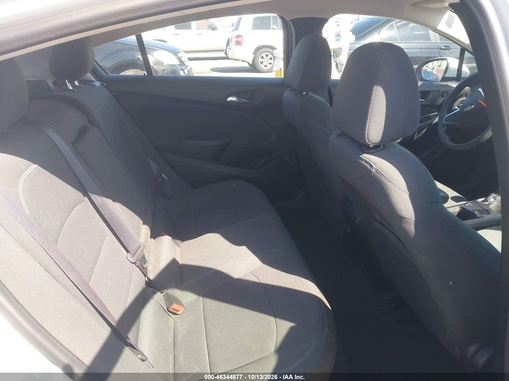 2017 Chevrolet Cruze LT Auto photo 8