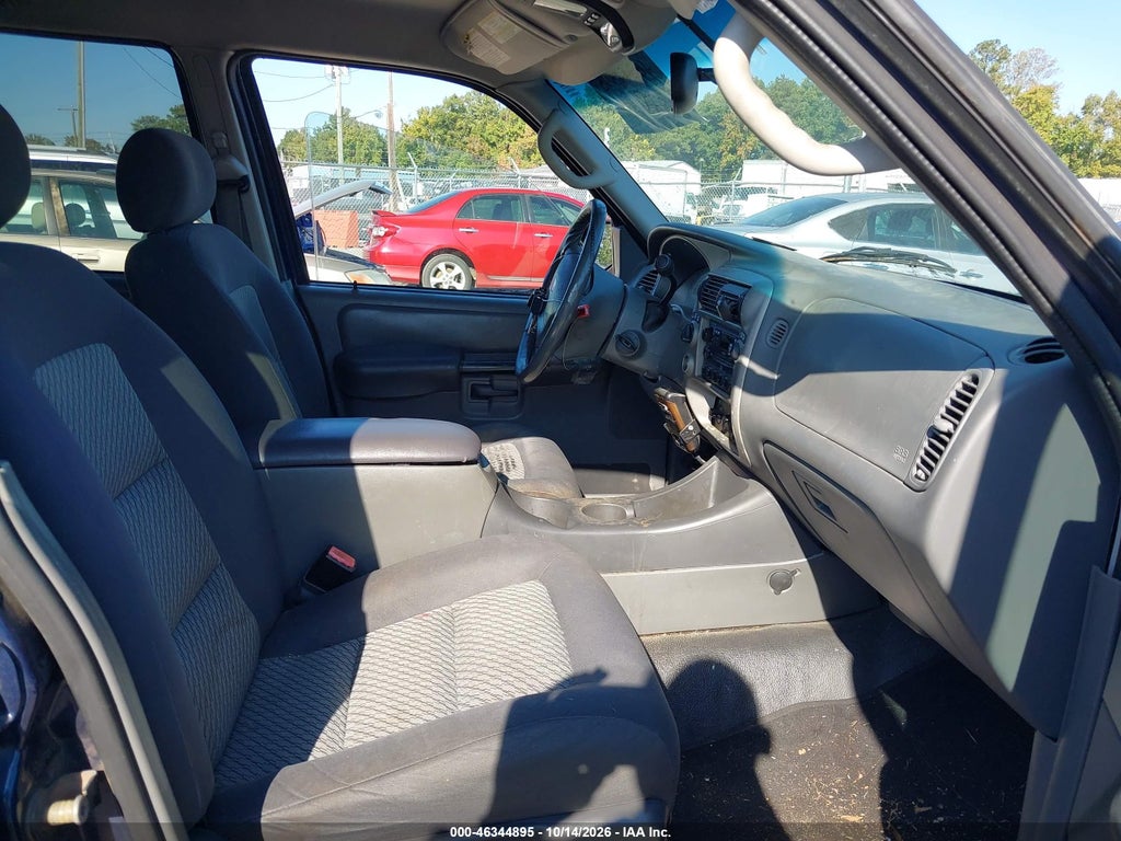 2004 Ford Explorer Sport Trac Adrenalin/XLS/XLT photo 5