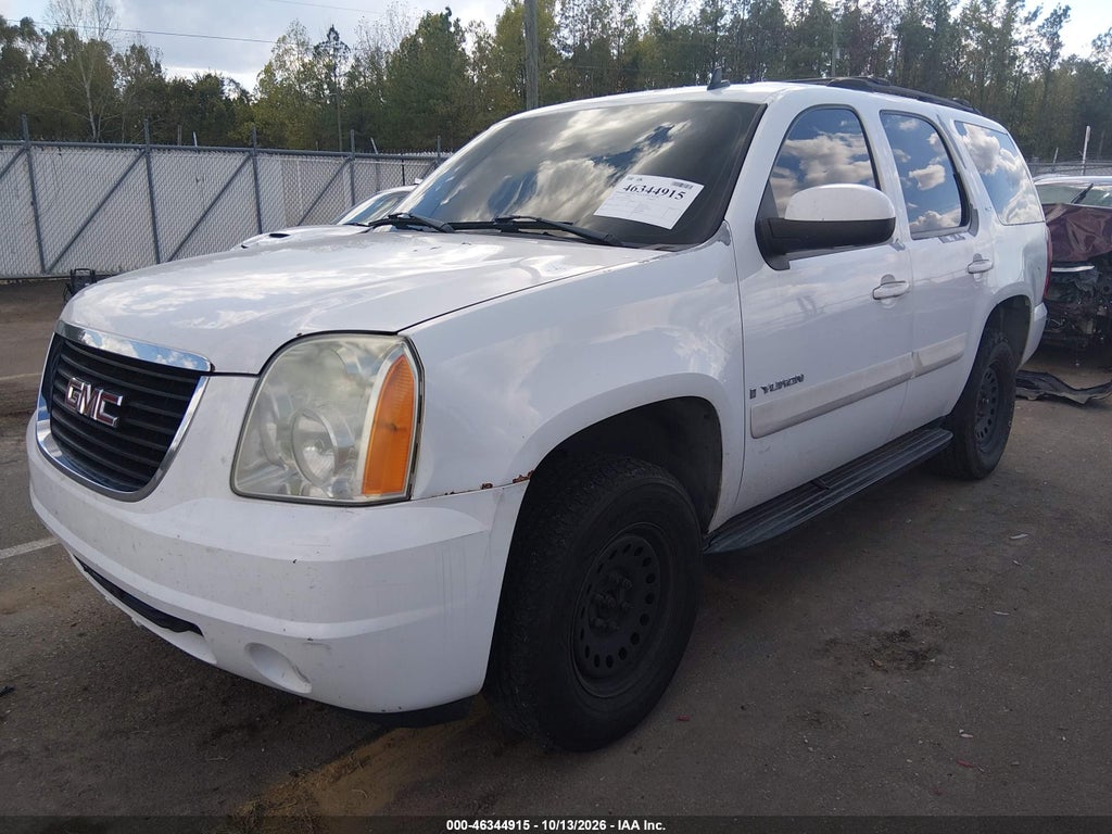 2007 GMC Yukon SLT photo 2