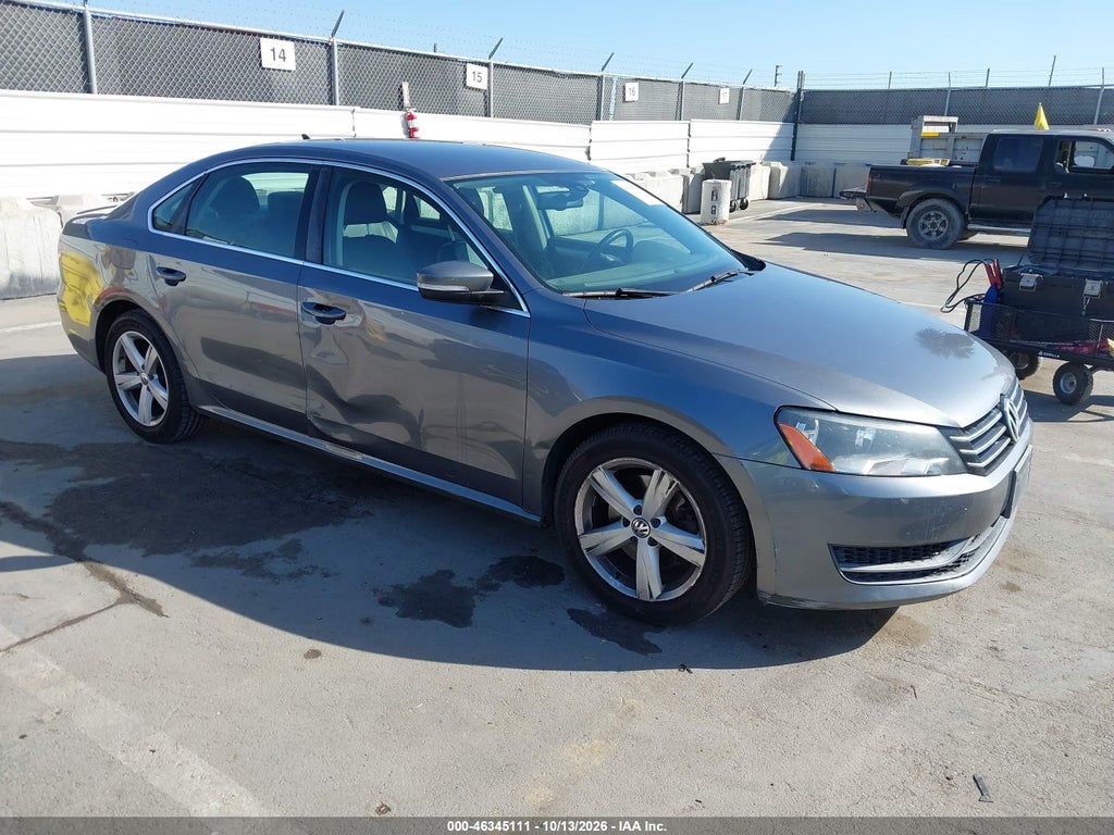 2013 Volkswagen Passat 2.5L SE photo 1