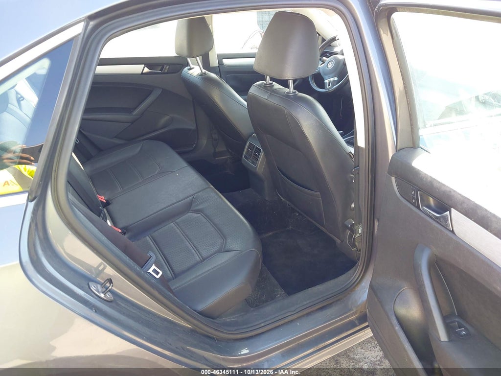 2013 Volkswagen Passat 2.5L SE photo 8