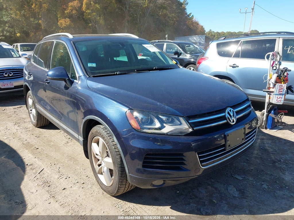 2013 Volkswagen Touareg TDI LUX photo 1