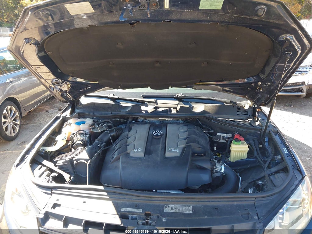 2013 Volkswagen Touareg TDI LUX photo 10