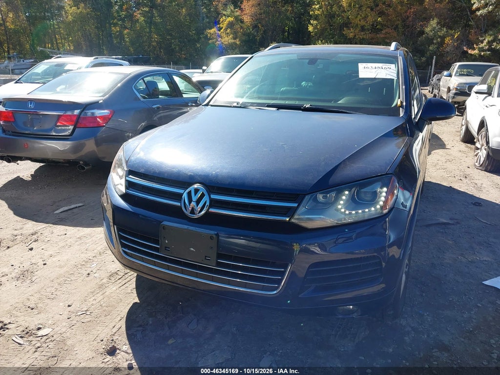 2013 Volkswagen Touareg TDI LUX photo 6