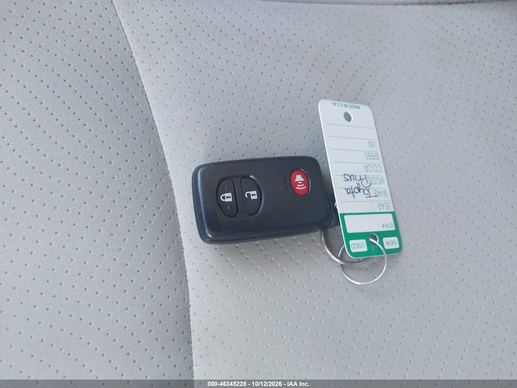 2012 Toyota Prius Three photo 11