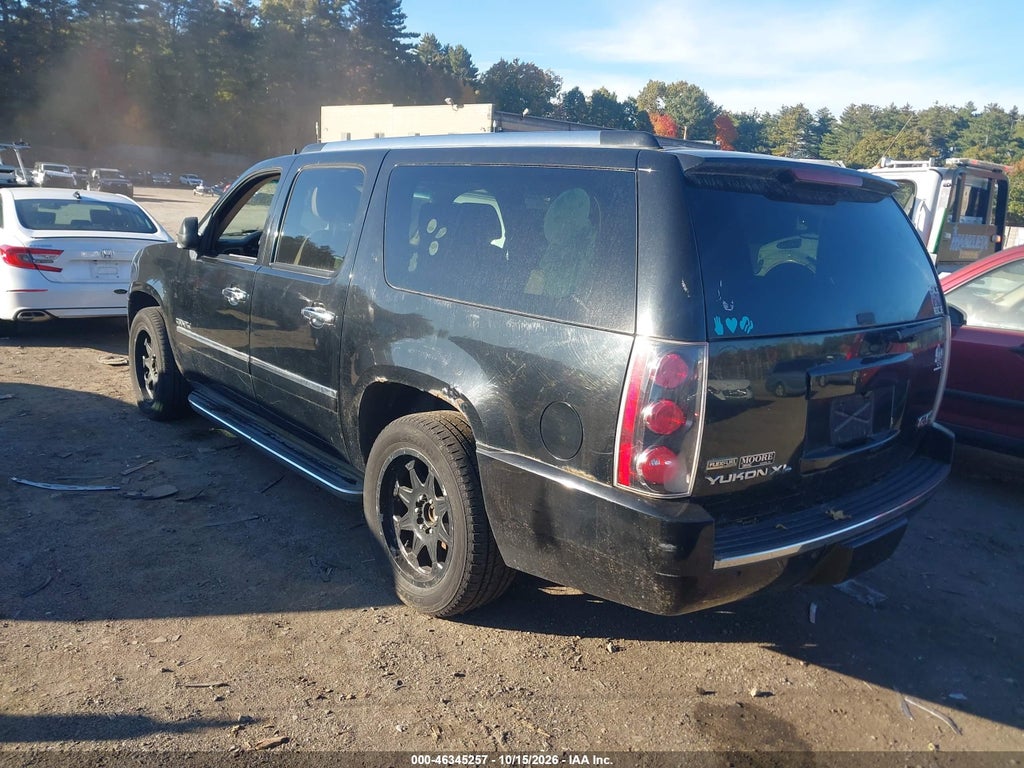 2011 GMC Yukon XL 1500 Denali photo 3
