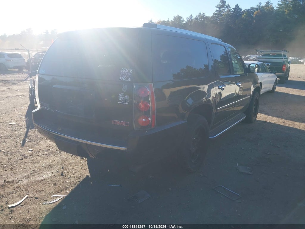 2011 GMC Yukon XL 1500 Denali photo 4
