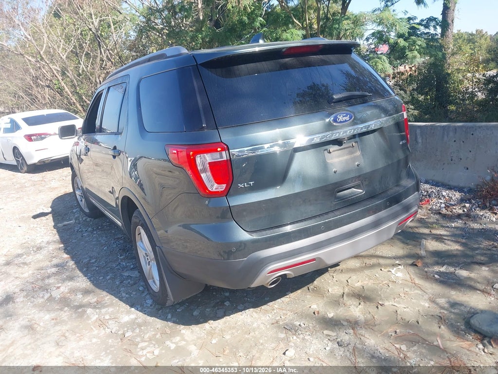 2016 Ford Explorer XLT photo 3