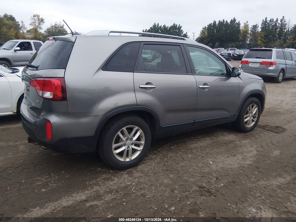 2015 Kia Sorento LX photo 4