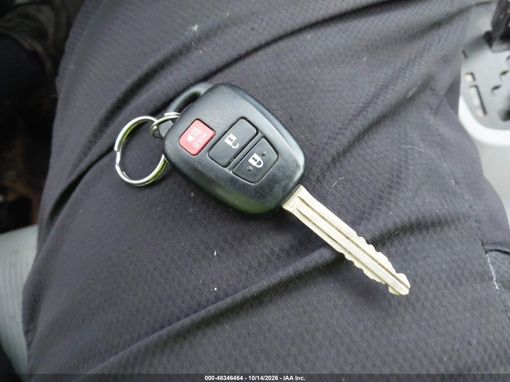 2014 Toyota Prius C TWO photo 11