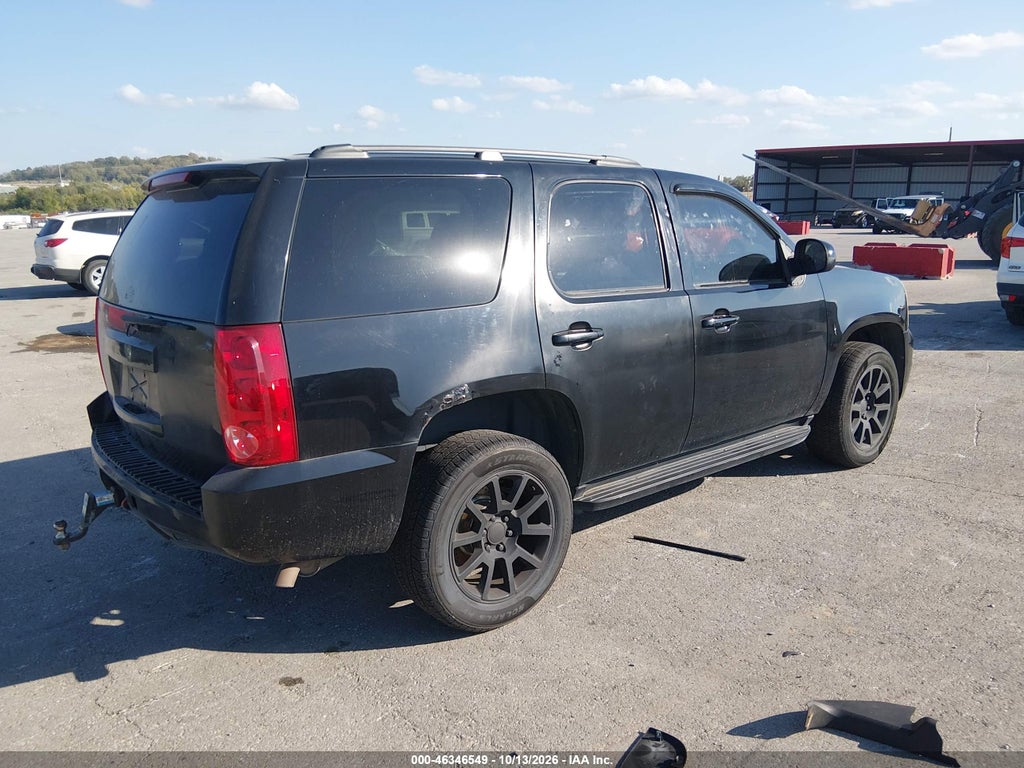 2012 GMC Yukon SLE photo 4