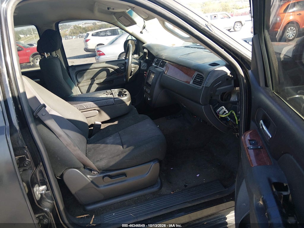 2012 GMC Yukon SLE photo 5