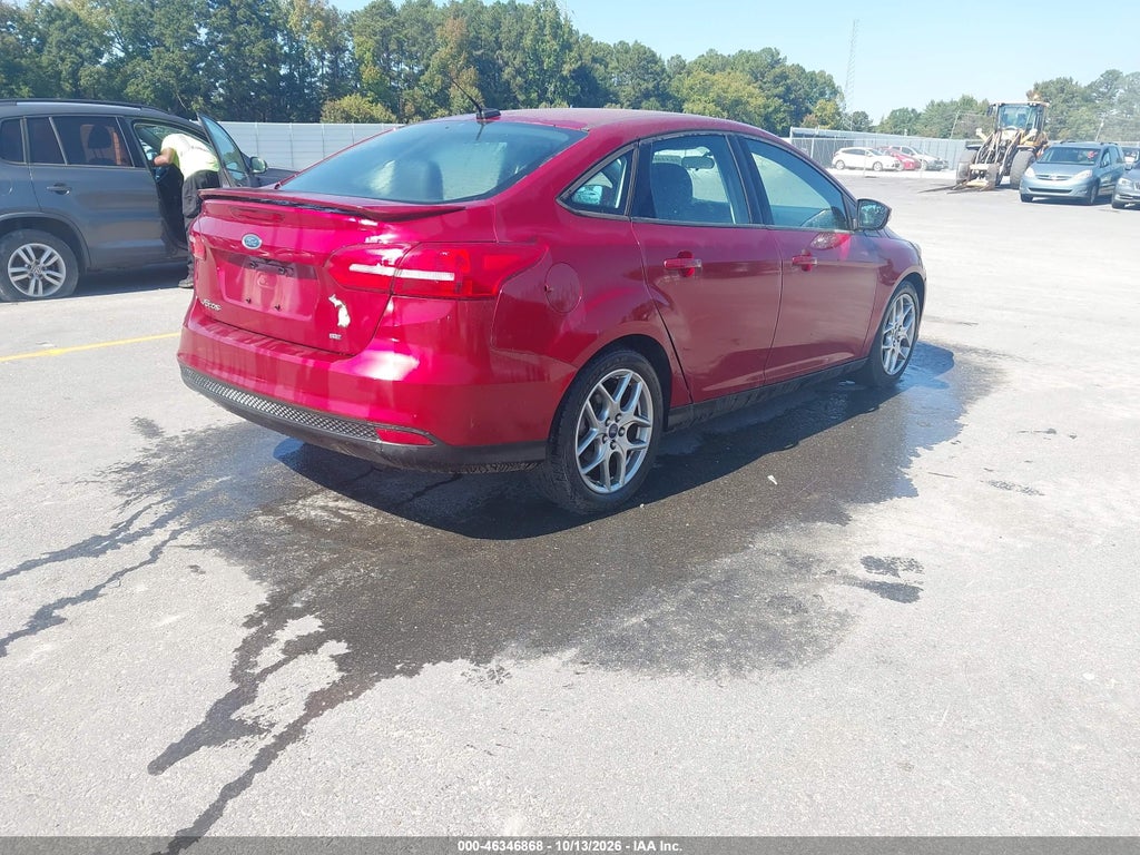 2015 Ford Focus SE photo 4