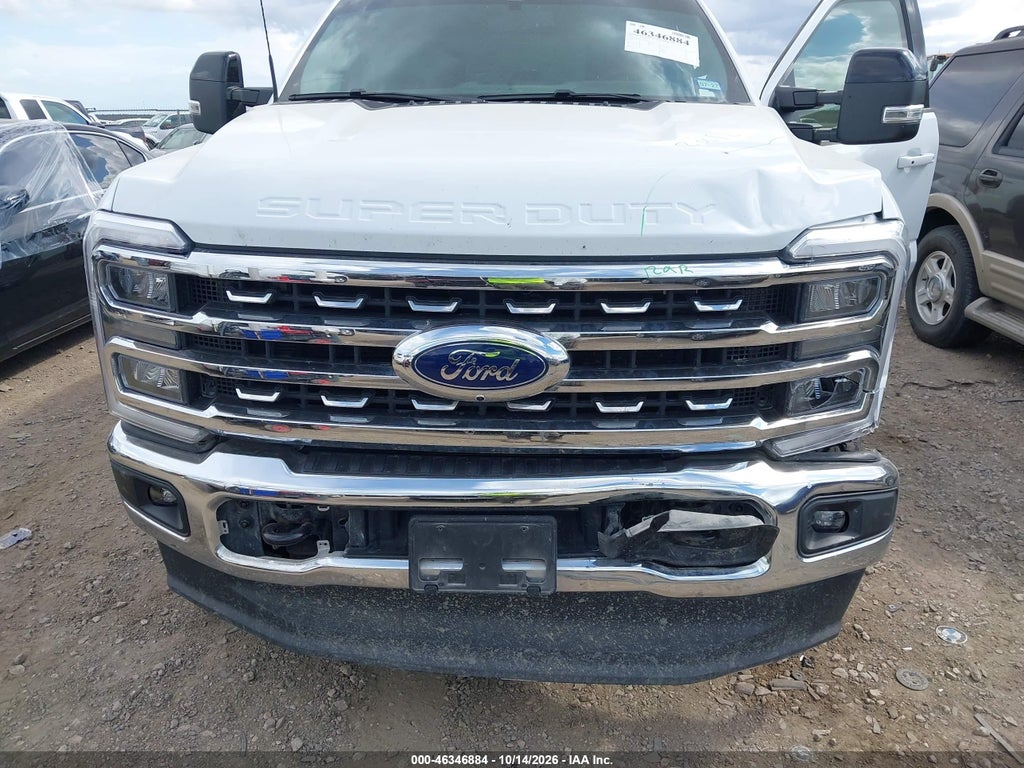 2026 Ford F-250 Lariat photo 6