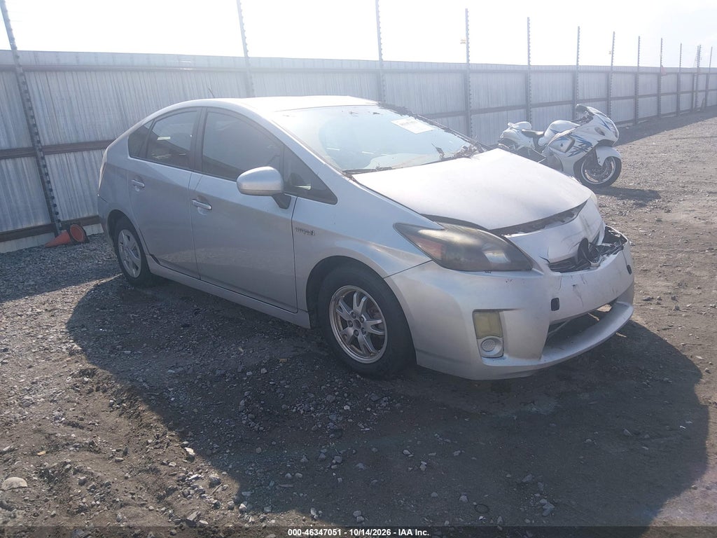 2011 Toyota Prius TWO photo 1