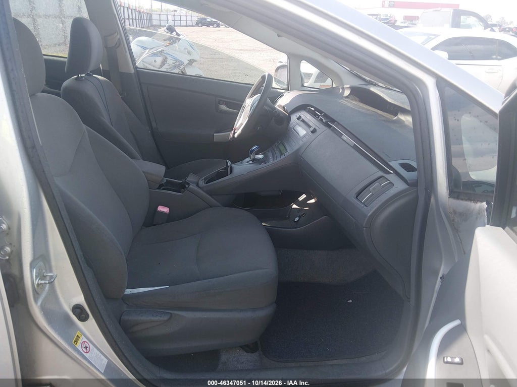 2011 Toyota Prius TWO photo 5