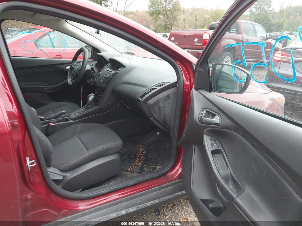 2015 Ford Focus SE photo 5