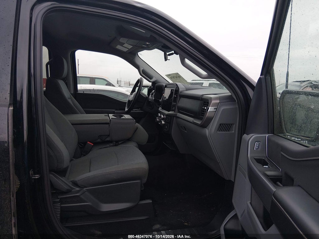 2025 Ford F-150 XLT photo 5