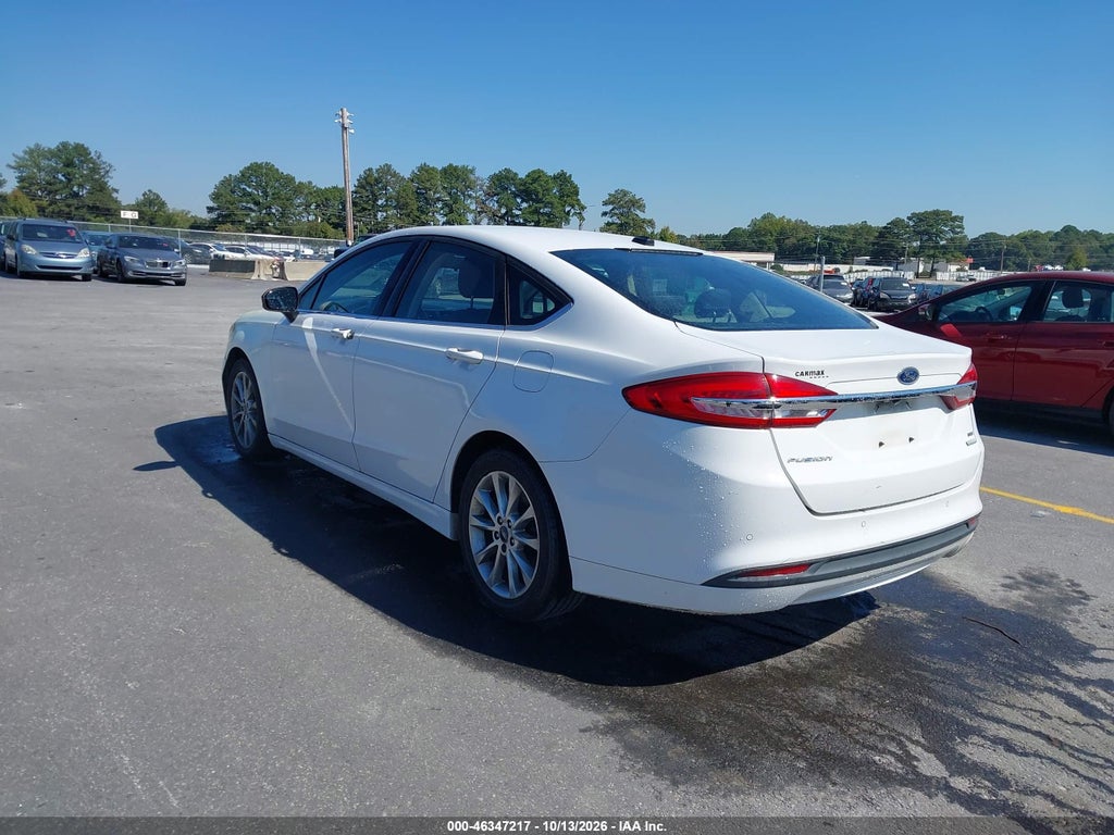 2017 Ford Fusion SE photo 3