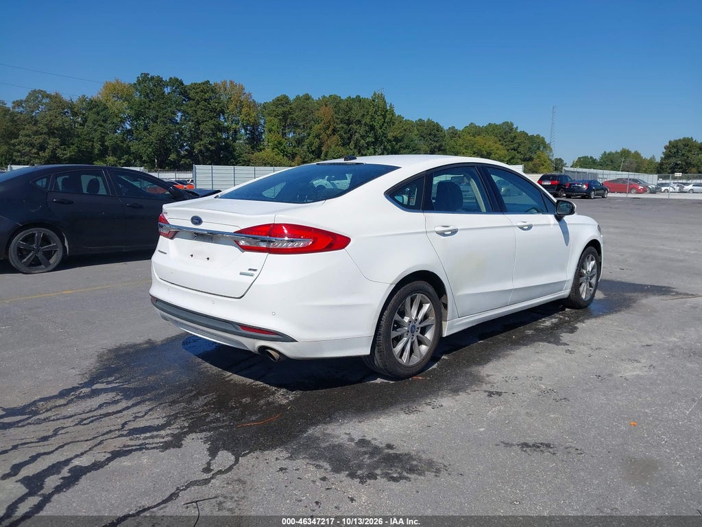 2017 Ford Fusion SE photo 4
