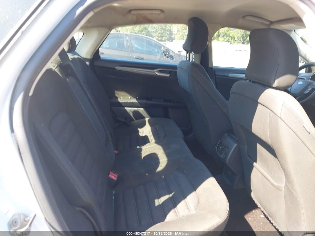 2017 Ford Fusion SE photo 8