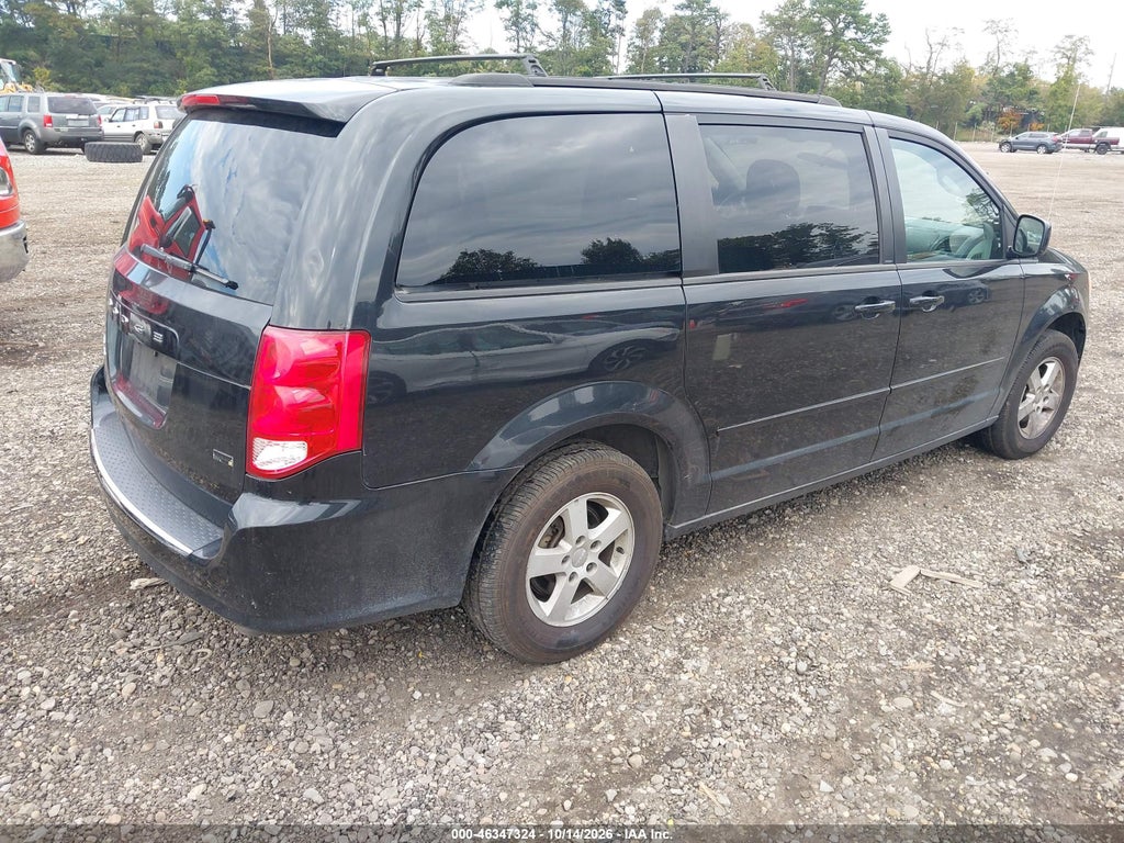 2013 Dodge Grand Caravan SXT photo 4