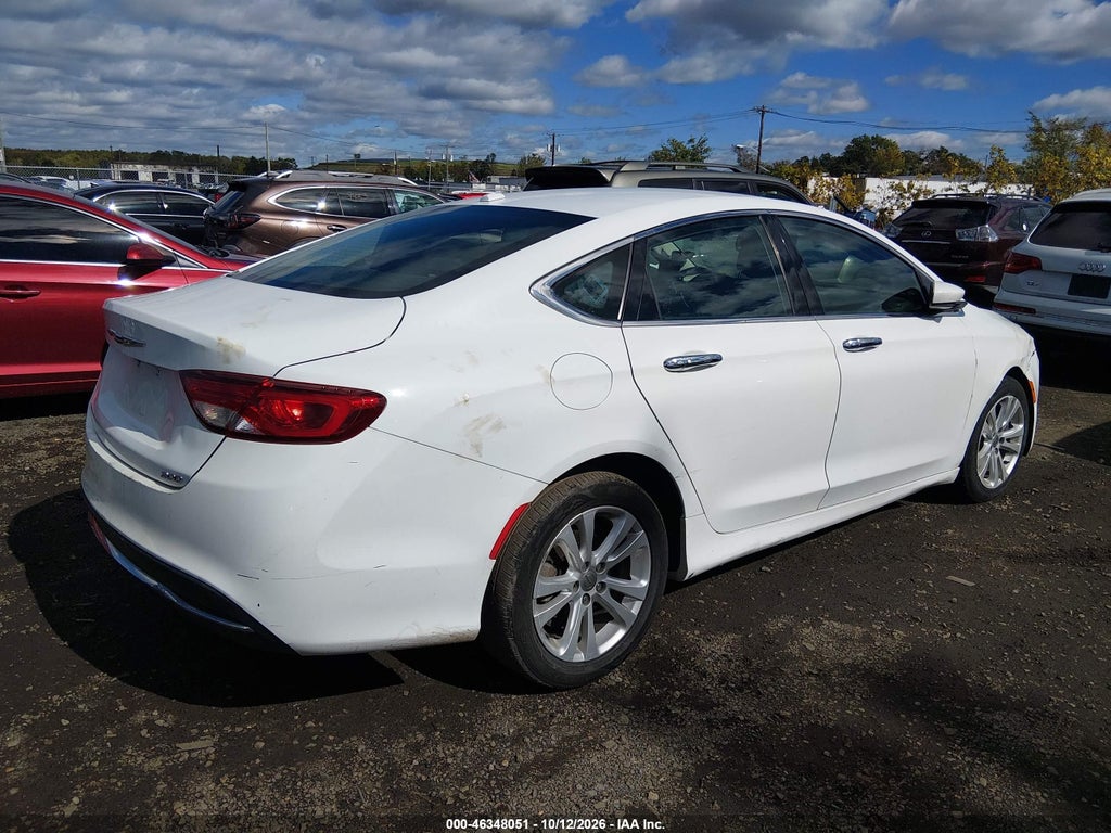2015 Chrysler 200 Limited photo 4