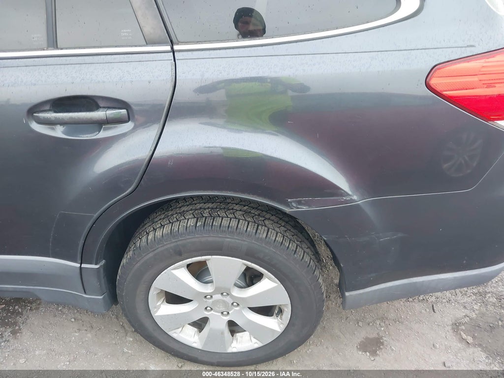 2011 Subaru Outback 2.5I Premium photo 6