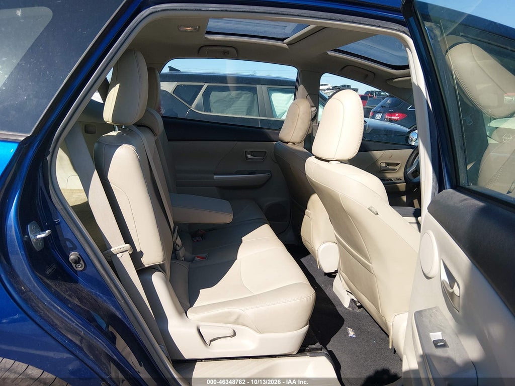 2012 Toyota Prius V Five photo 8