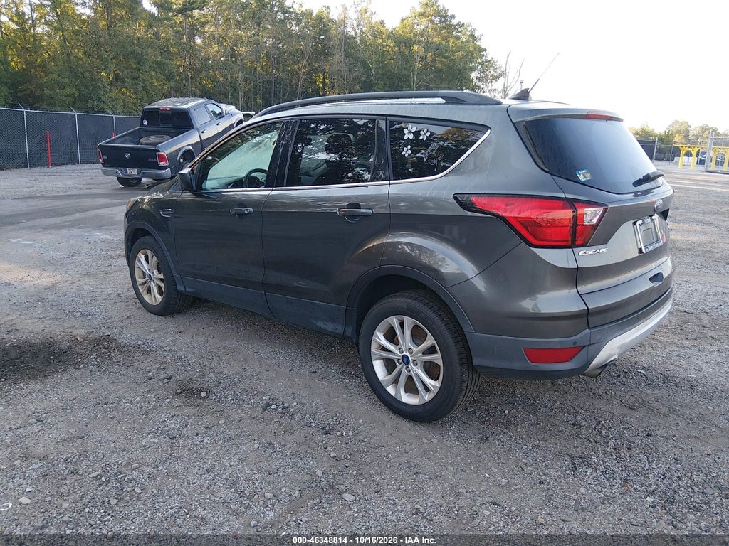 2019 Ford Escape SEL photo 3