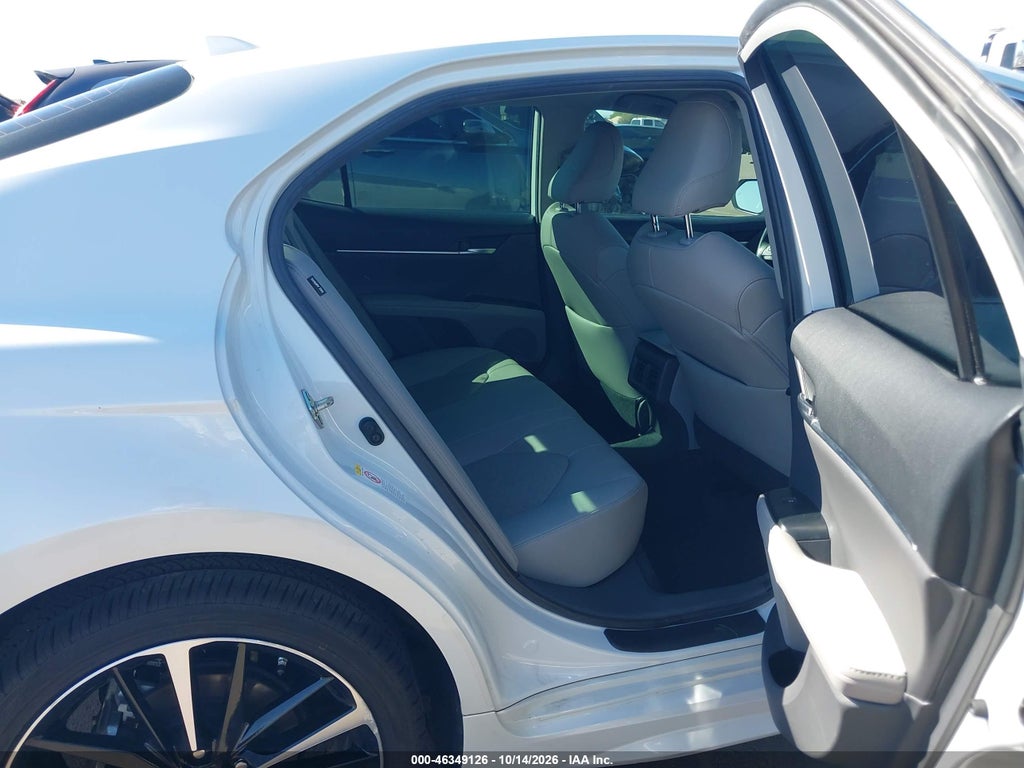 2019 Toyota Camry XSE photo 8