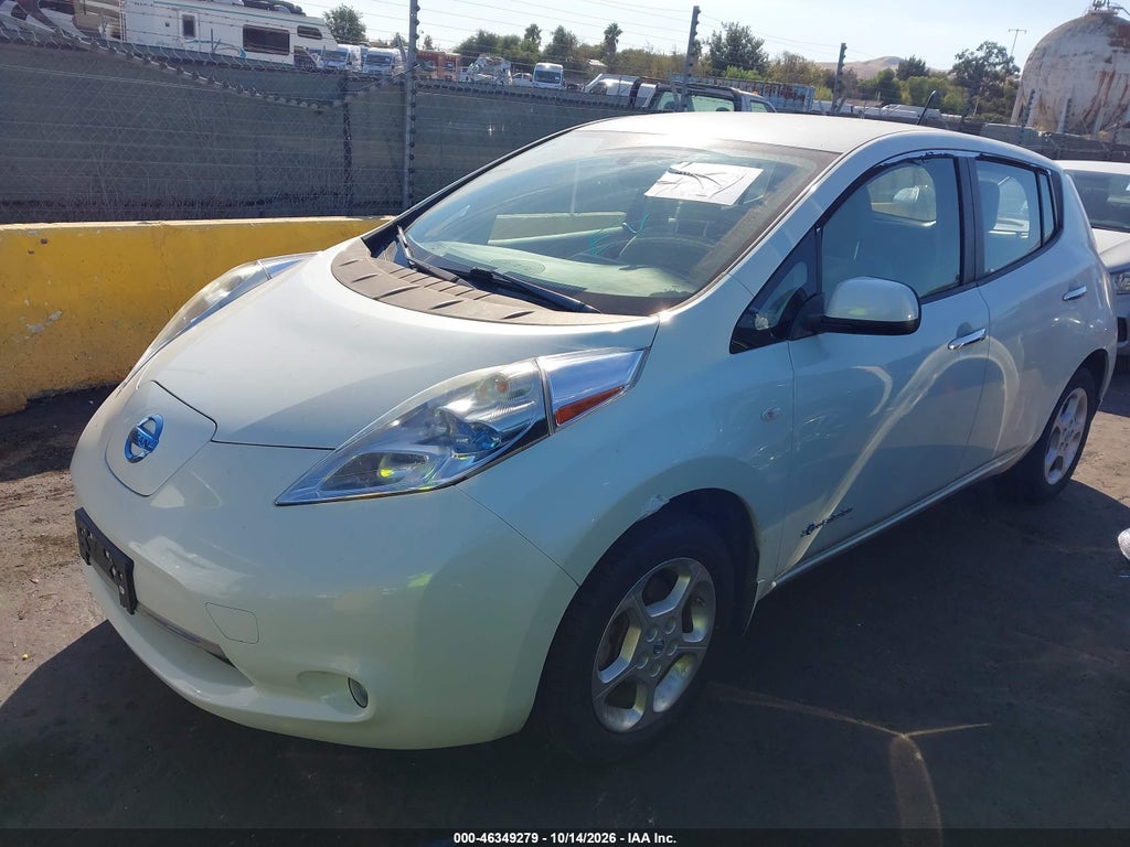2012 Nissan Leaf SL photo 2