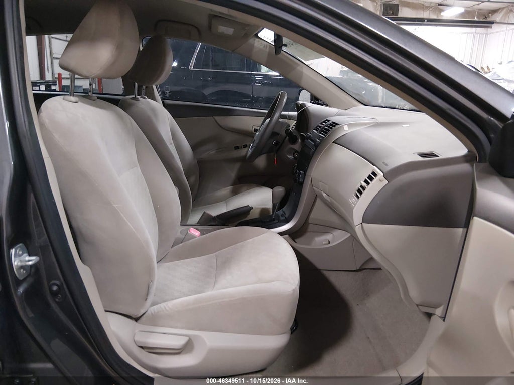 2009 Toyota Corolla LE photo 5