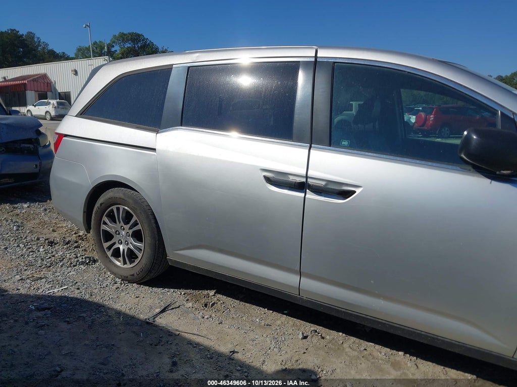 2012 Honda Odyssey LX photo 6