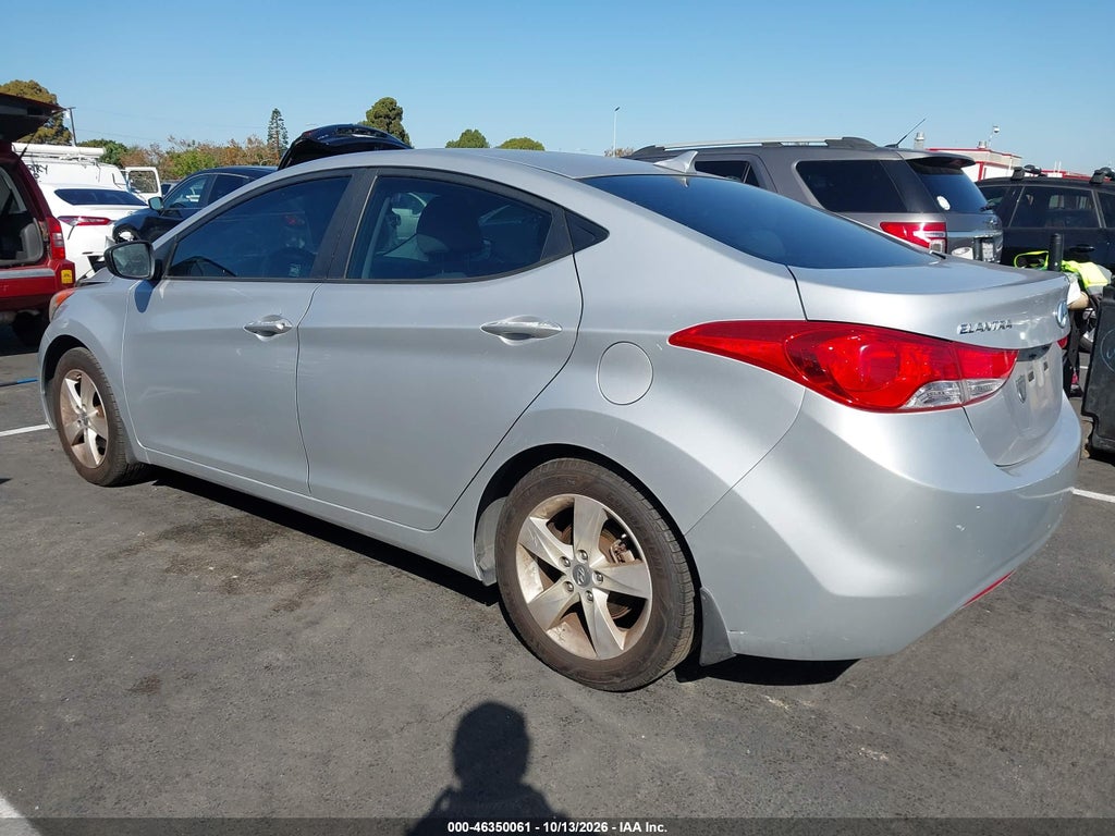 2013 Hyundai Elantra GLS photo 3