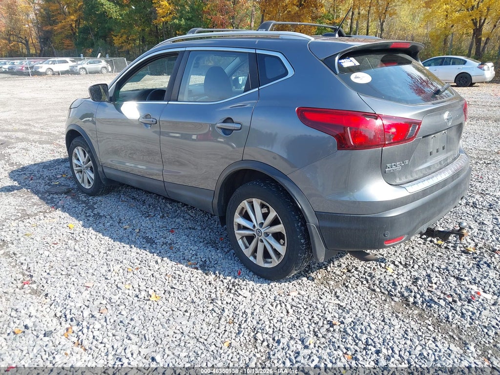 2019 Nissan Rogue Sport SV photo 3